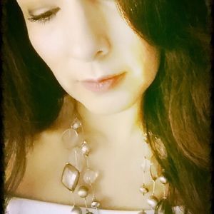 Meet your Posher, Iris